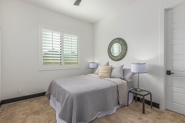Building Photo - Luxury at Vistal