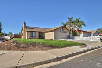 Building Photo - 3 bedroom 2 baths Murrieta