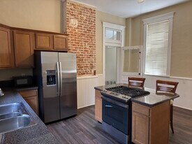 Building Photo - 1423 Debarr St