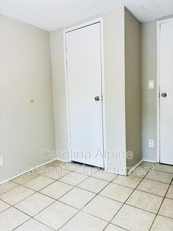 Building Photo - 143 Bluebird Ln