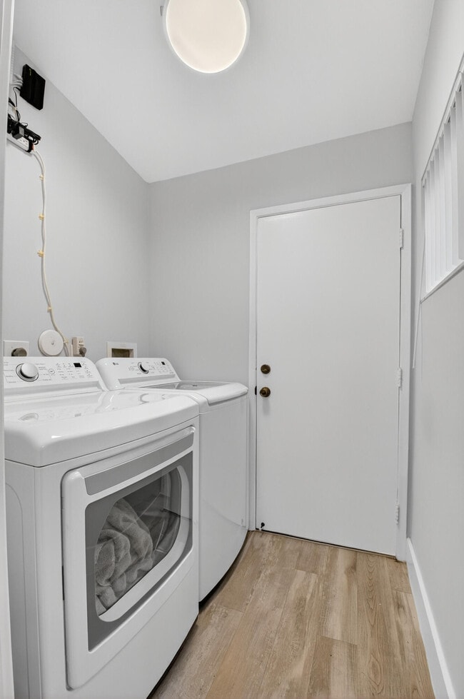 Building Photo - 8256 Summerbreeze Ln