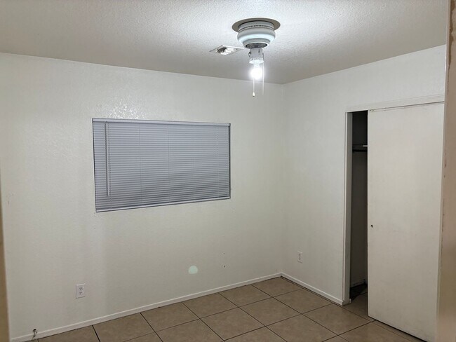 Building Photo - Charming 3 Bedroom 2 Bath Family Home in South Tucson