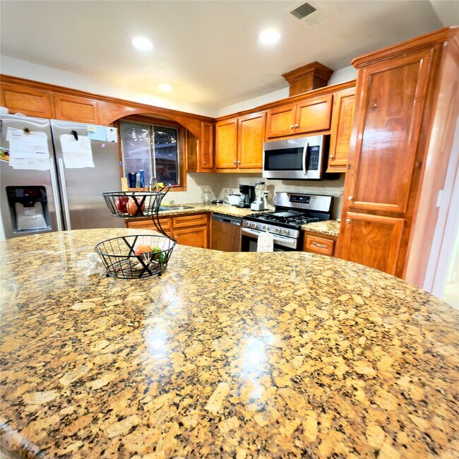 Building Photo - 6406 Tall Willow Dr