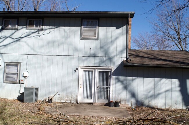 Building Photo - 4812 E Schooner Rd