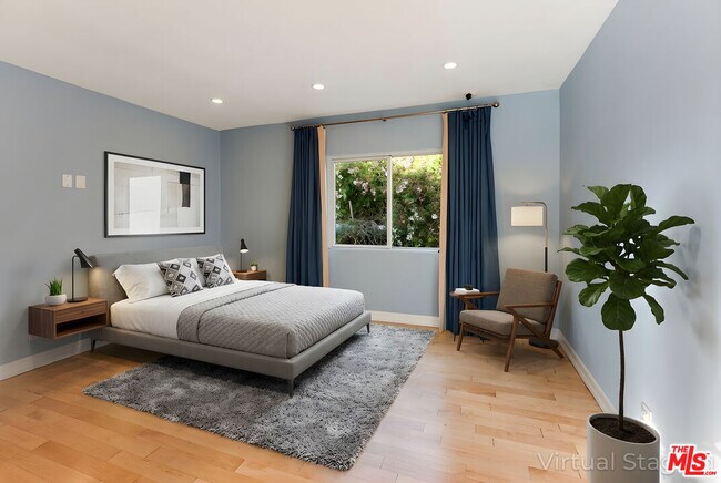 Building Photo - 1617 Roscomare Rd