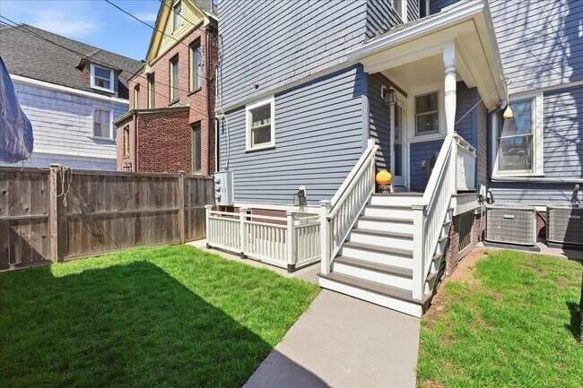 Building Photo - 41 Bentley Ave