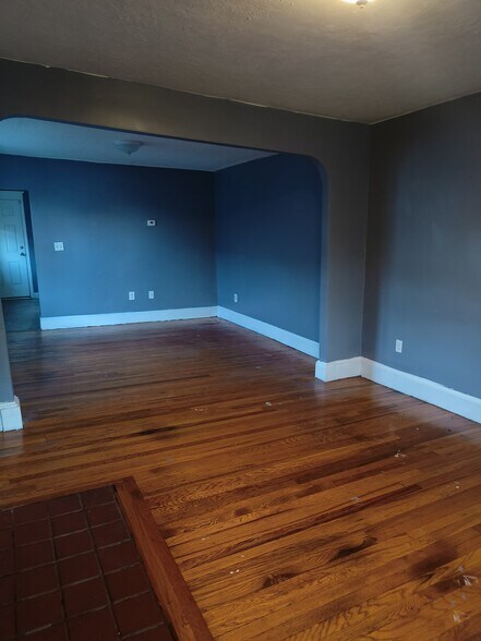 Building Photo - 92 Clifton Ave