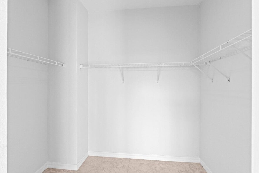 Building Photo - 1002 Pipers Cay Dr