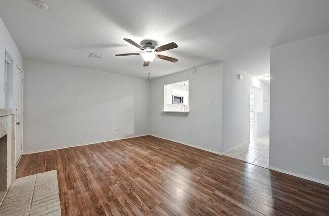 Building Photo - 1815 River Crossing Cir