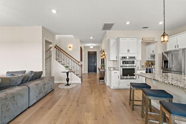 Building Photo - 9586 Meadow Hunt Way