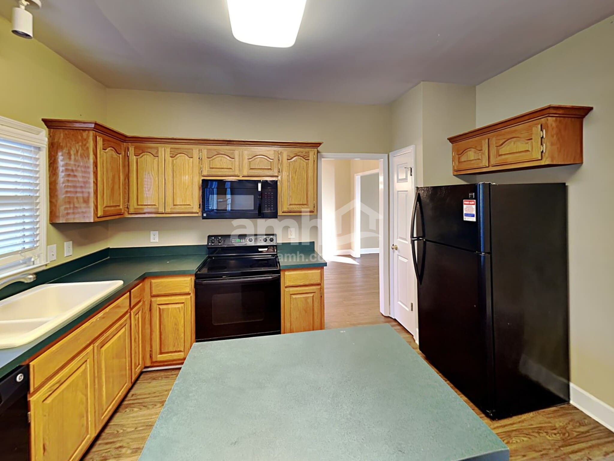 Building Photo - 5718 Chadwick Ln