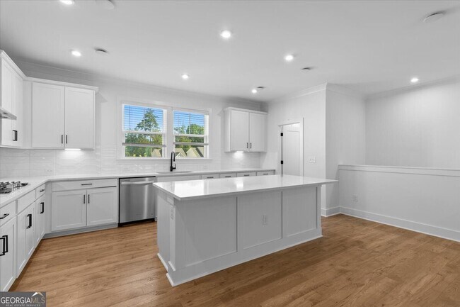 Building Photo - 3376 Macaiva Aly