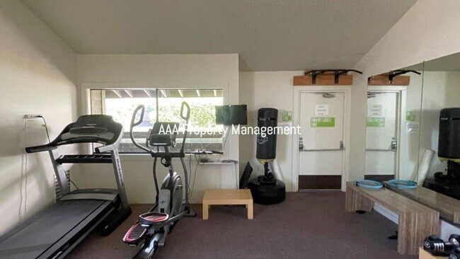 Building Photo - Walnut Creek! Beautiful remodeled 1 bedroom 1 bath location near John Muir Hospital and Heather F...