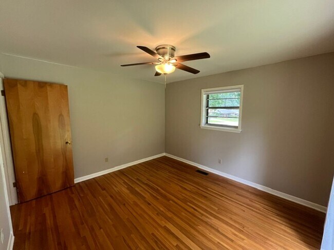 Building Photo - Very Nice 3 Bedroom 2 Bathroom House near the University of Arkansas Little Rock