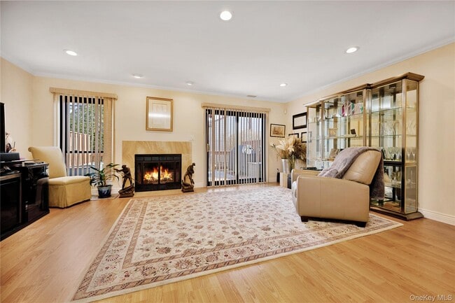 Building Photo - 4 Stanford Ct