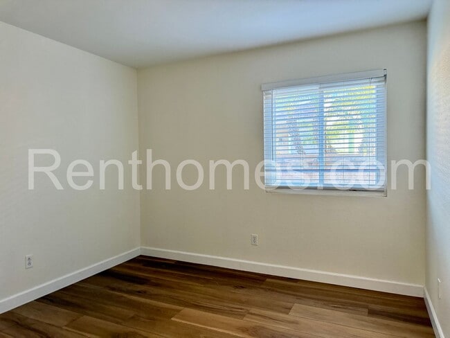 Building Photo - 10807 Woodstream Point