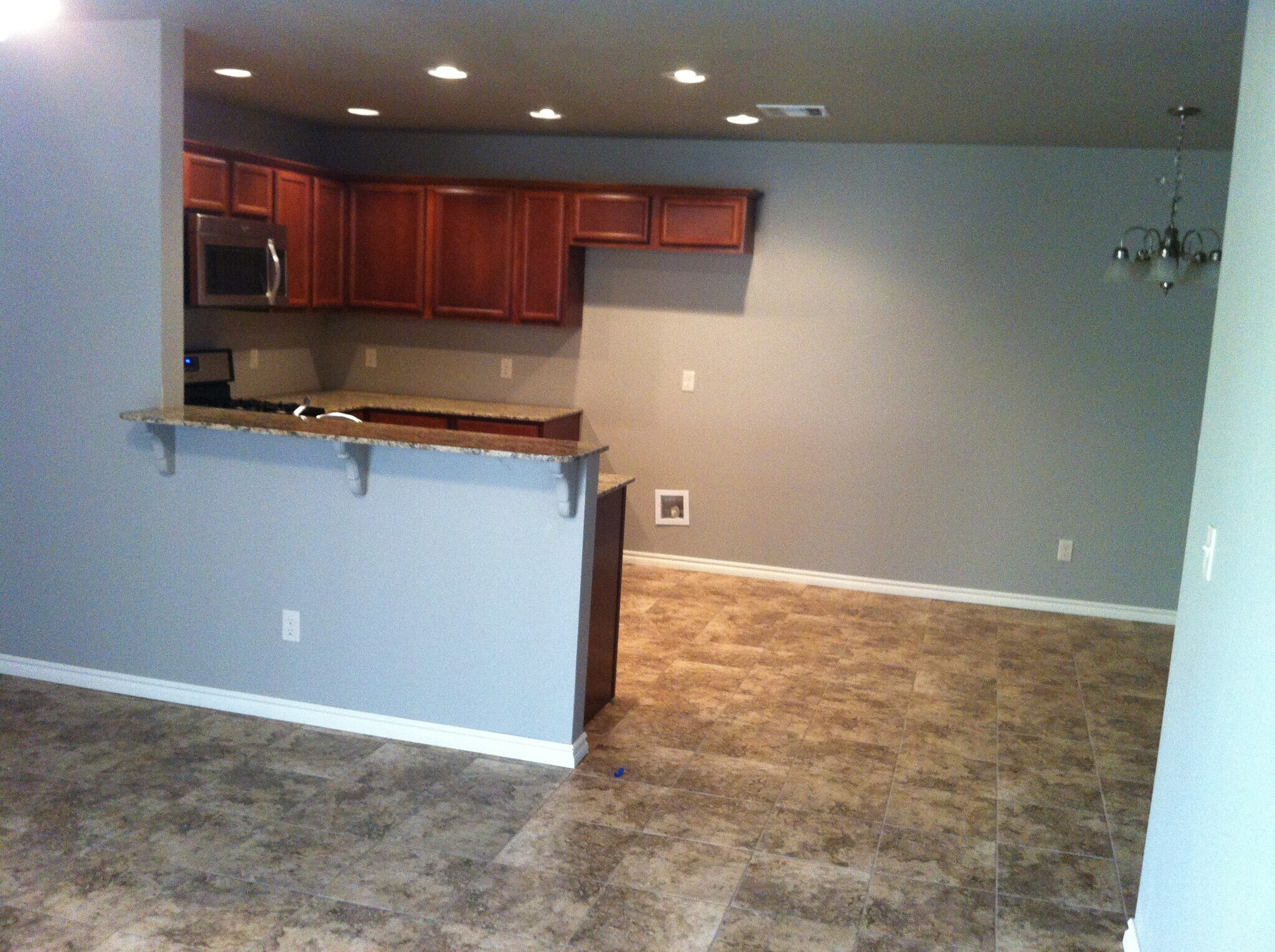 Building Photo - 127 Ashley Dr