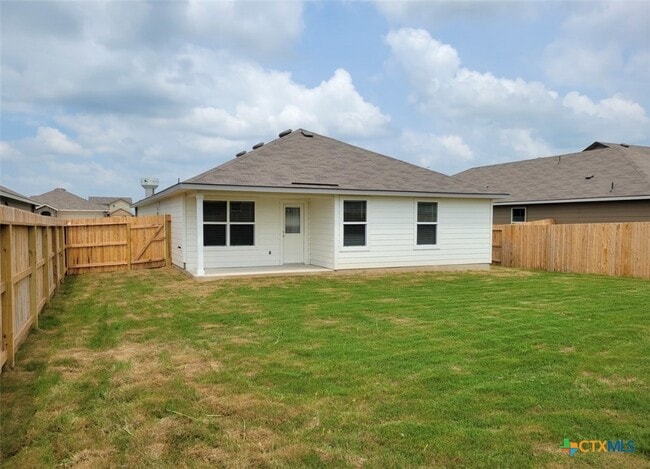 Building Photo - 609 Great Plains