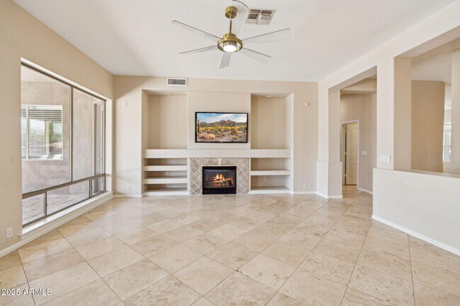 Building Photo - 13945 E Gail Rd