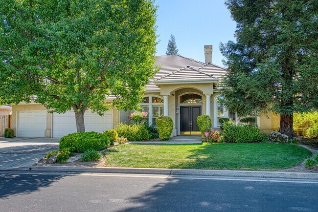 Building Photo - Custom home in beautiful St Andrews Green gated community