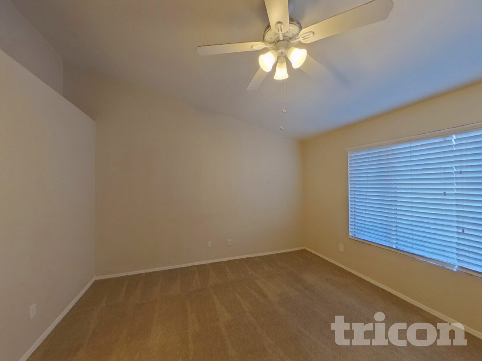 Building Photo - 1411 W Villa Theresa Dr