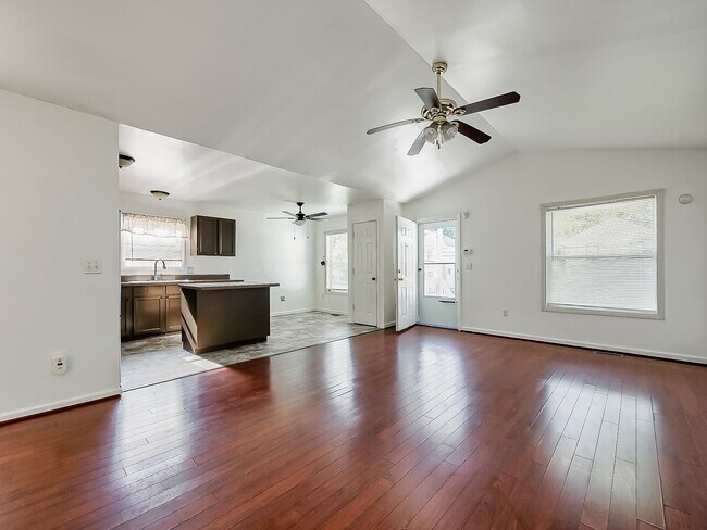 Building Photo - 49 Oakhill St