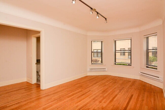 Building Photo - 2320.5 N Rockwell St