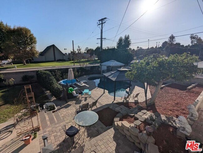 Building Photo - 508 Fernpark Dr