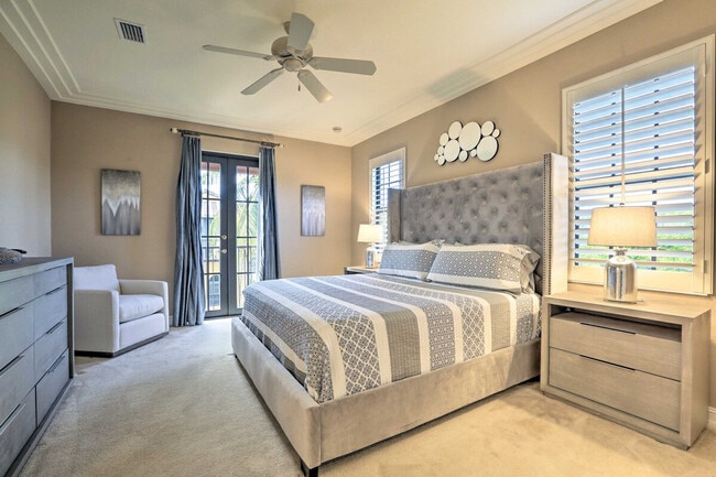 Building Photo - 9159 Delano St