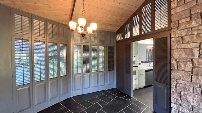 Building Photo - "The Rock" - 6 Bedroom House by Cal Poly