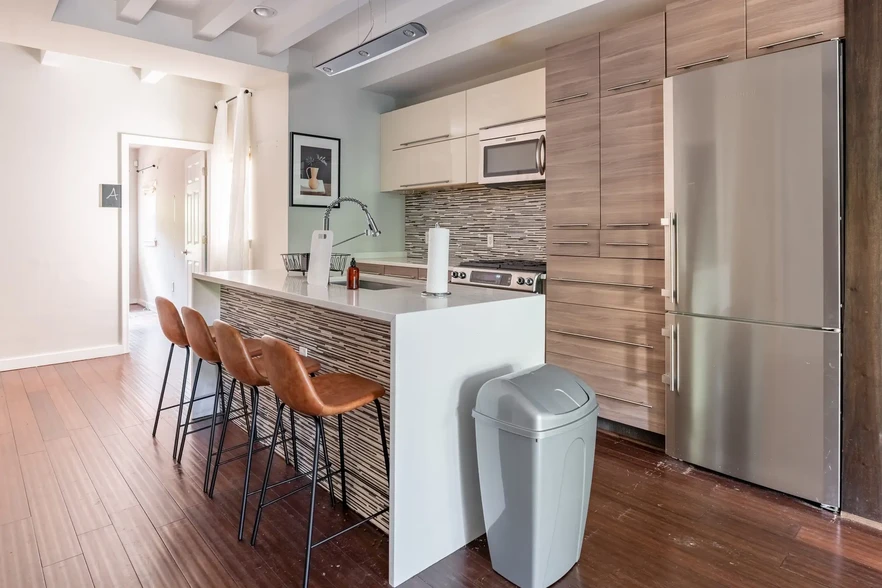 Kitchen with large island - 2207 Flagler Pl NW
