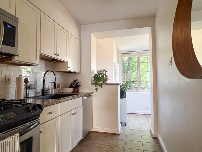 Building Photo - 6718 3rd St NW