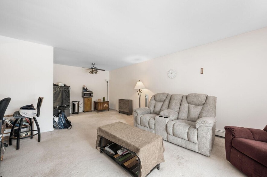 Building Photo - 937 W Heritage Ct