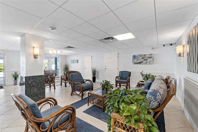 Building Photo - 1500 S Ocean Blvd