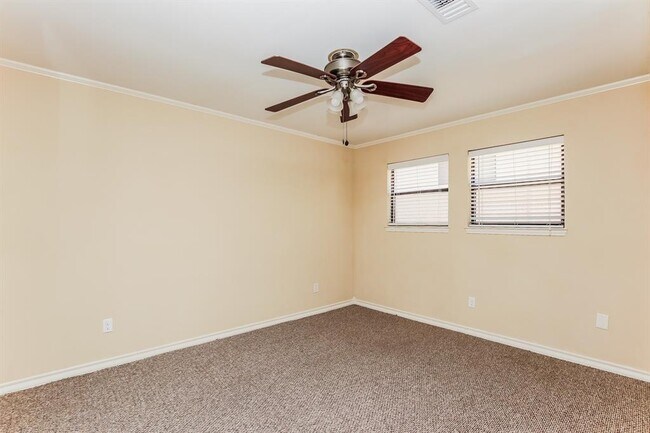 Building Photo - 1404 Norwalk Ln