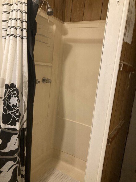 Building Photo - 2102 9th St W