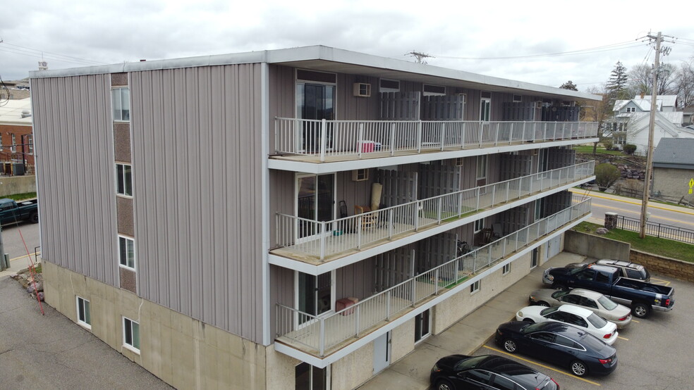 Building Photo - Riverview Tower Apartments