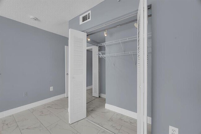 Building Photo - 3809 NW Mediterranean Ln