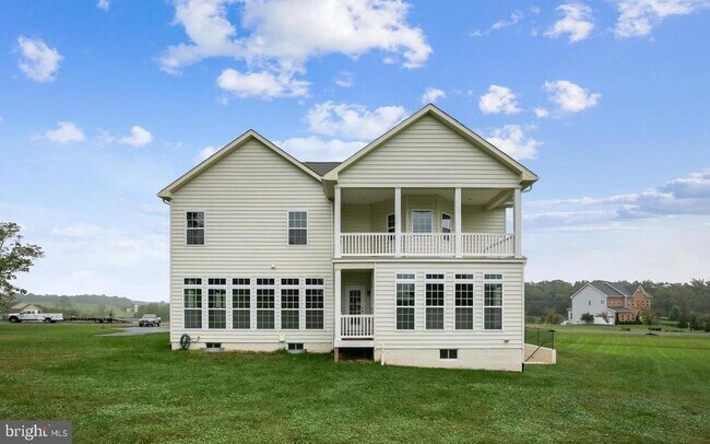 Building Photo - 14673 Falconaire Pl
