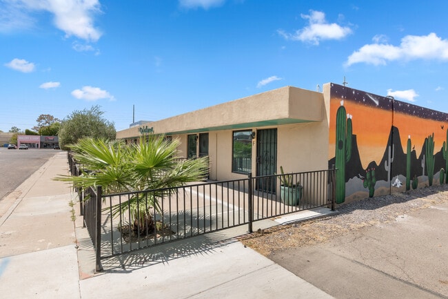 Building Photo - The Catalina