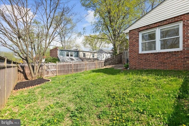 Building Photo - 239 Nottoway St SE