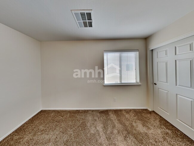 Building Photo - 27913 N 64th Ln