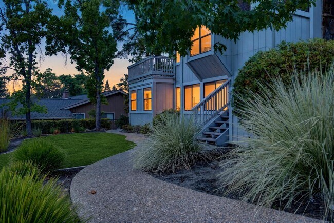 Building Photo - 1837 Lackland Dr