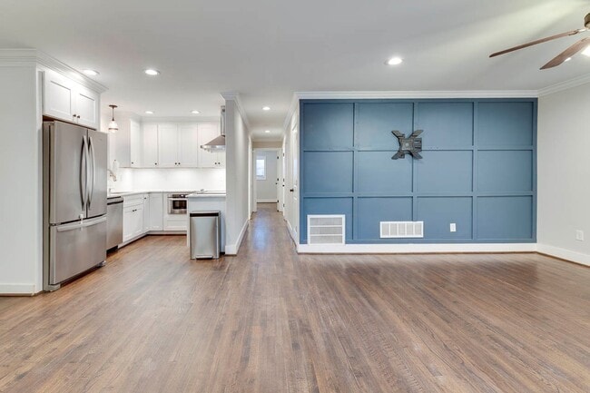 Building Photo - Cute & Private 3BR Home Ready for Move-In