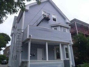 Building Photo - 124 Harold St