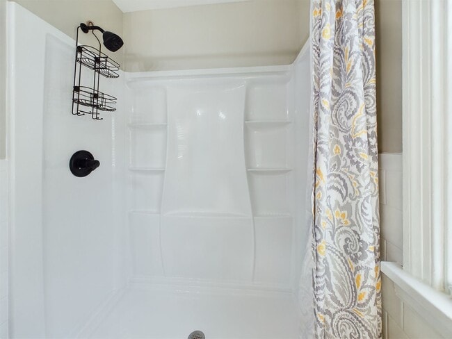 Building Photo - 709 N Parham Rd