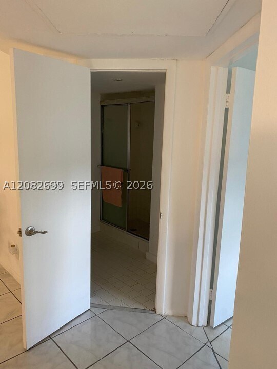 Building Photo - 7831 N Colony Cir