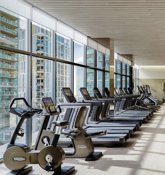 Building Photo - 77 SE 5th St