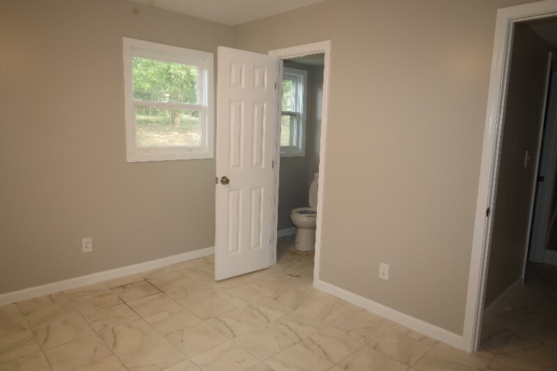 Building Photo - 2135 Vista Dale Ct
