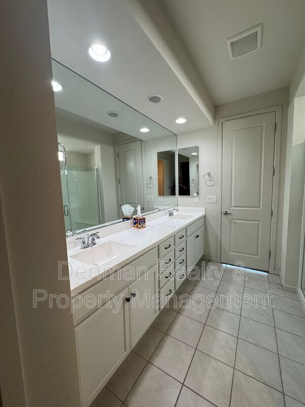 Building Photo - 3540 E Tina Dr